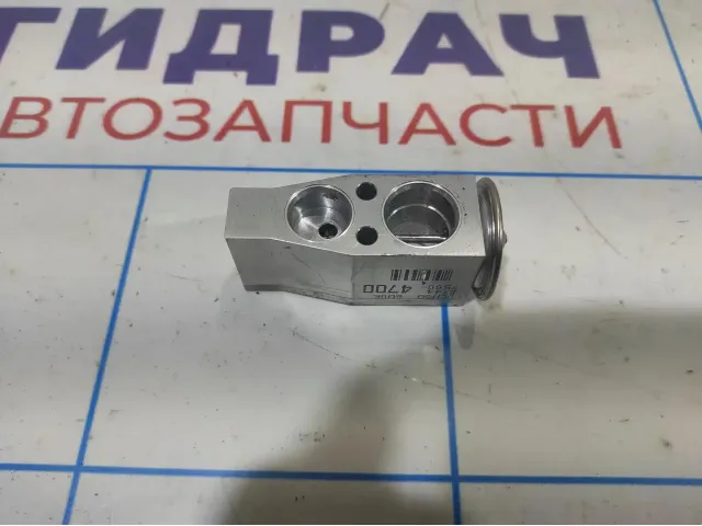 Клапан кондиционера Toyota Corolla E18 8851502530.