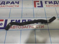 Патрубок радиатора Toyota Corolla E18 162610Y040. От радиатора на расширительный бачок.