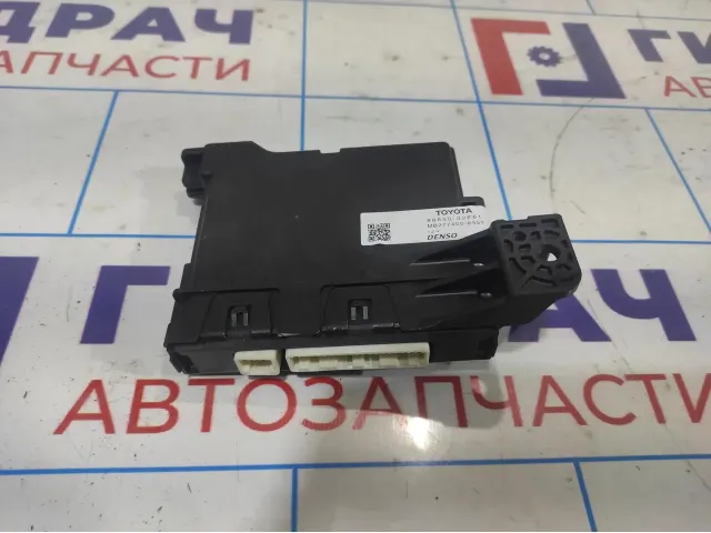 Блок управления кондиционером Toyota Corolla E18 8865002F61.