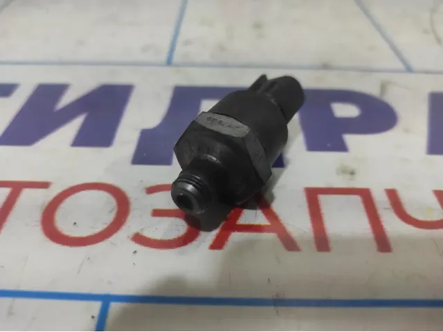 Датчик давления масла Toyota Corolla E18 8353028020.