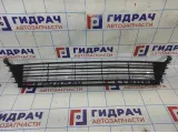 Решетка в бампер центральная Toyota Corolla E18 5311202690.
