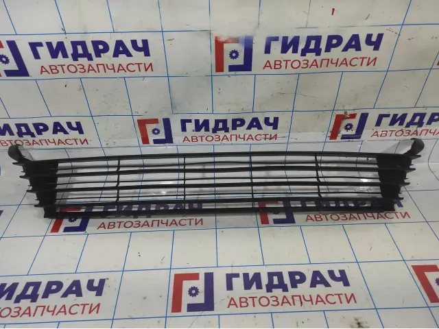 Решетка в бампер центральная Toyota Corolla E18 5311202690.