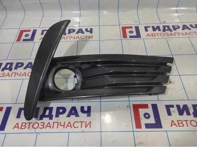 Решетка в бампер правая Toyota Corolla E18 8148102630.