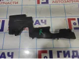 Воздуховод радиатора правый Toyota Corolla E18 5329302240.