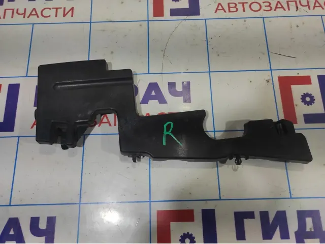 Воздуховод радиатора правый Toyota Corolla E18 5329302240.