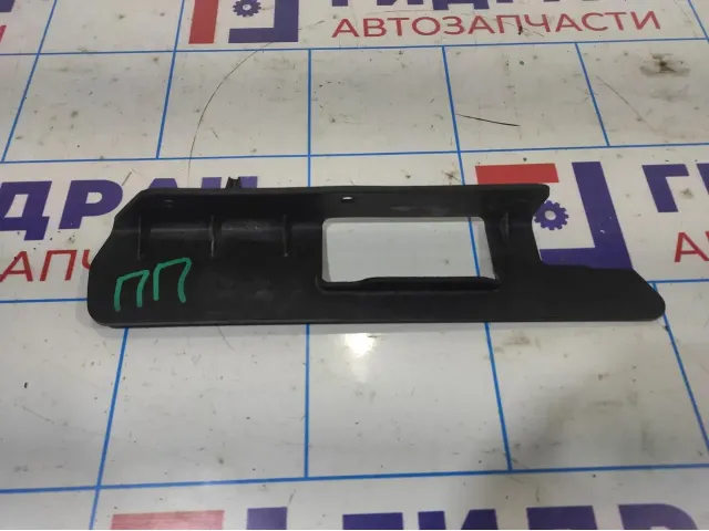 Брызговик передний правый Toyota Corolla E18 .