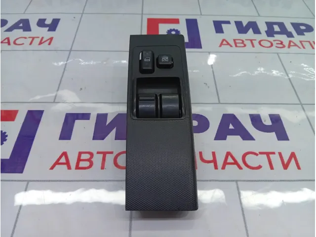 Блок управления стеклоподъемниками Toyota Corolla Verso 848200F040