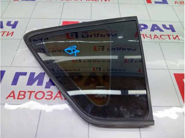 Стекло кузовное глухое (форточка) заднее правое Toyota Corolla Verso 627100F010
