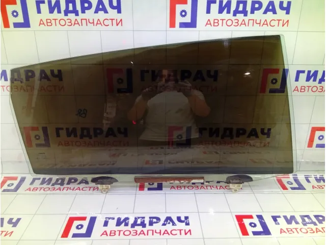 Стекло двери задней правой Toyota Corolla Verso 681030F010