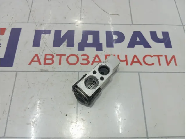 Клапан кондиционера Toyota Corolla Verso 8851521040