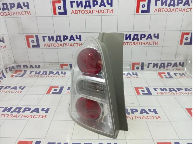 Фонарь задний левый Toyota Corolla Verso 815610F060