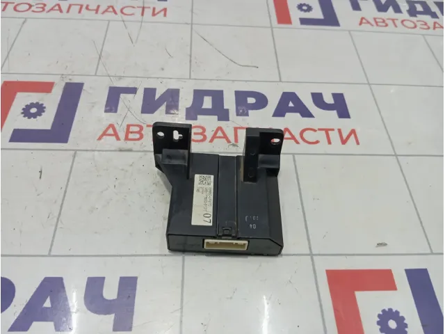 Блок электронный Toyota Corolla Verso 886500F070