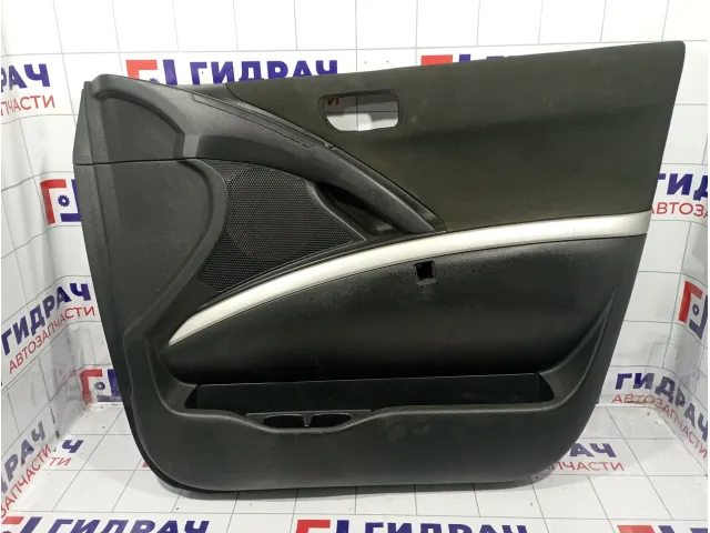 Обшивка двери передней правой Toyota Corolla Verso (AR10) 67610-0F020-B0