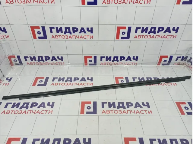 Накладка стекла переднего левого Toyota Corolla Verso (AR10) 75720-64010