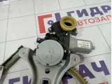 Стеклоподъемник электрический передний правый Toyota Corolla Verso (AR10) 69810-0F010