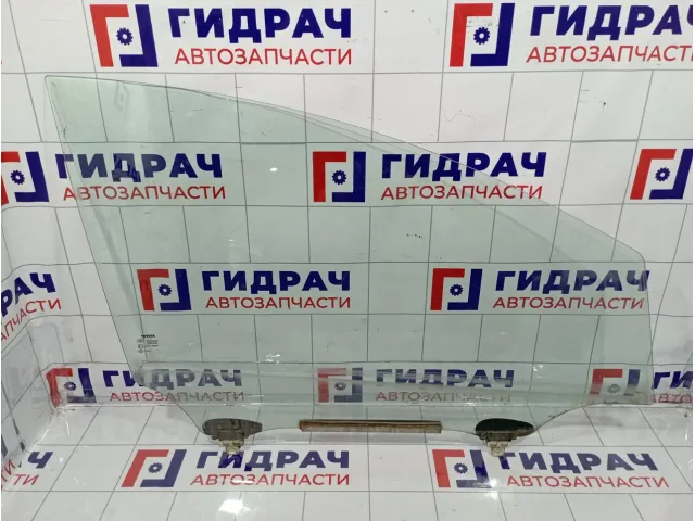 Стекло двери передней правой Toyota Corolla Verso (AR10) 68101-0F010