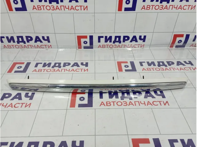 Накладка двери багажника Toyota Corolla Verso (AR10) 76812-0F010
