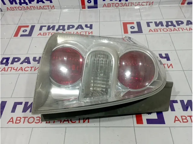 Фонарь задний левый Toyota Corolla Verso (AR10) 81561-0F060