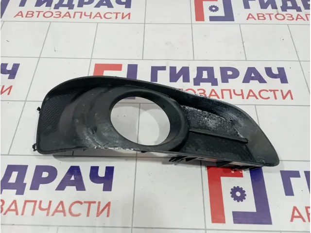 Рамка противотуманной фары правой Toyota Corolla Verso (AR10) 52127-0F040