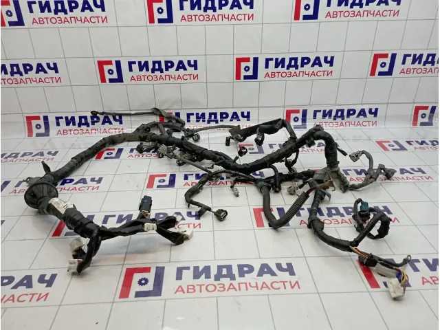 Проводка двигателя Toyota Corolla Verso (AR10) 82121-0F030