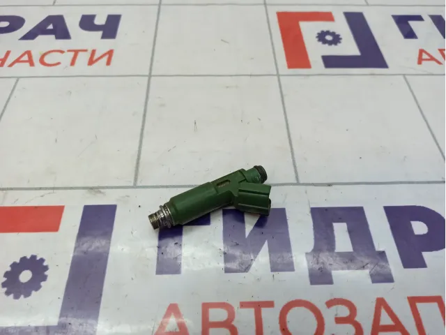 Форсунка инжекторная электрическая Toyota Corolla Verso (AR10) 23209-22110