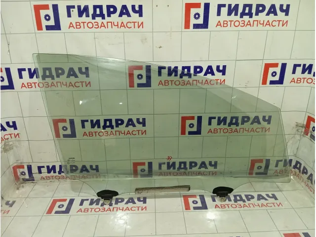 Стекло двери передней правой Toyota Corolla Verso 681010F020