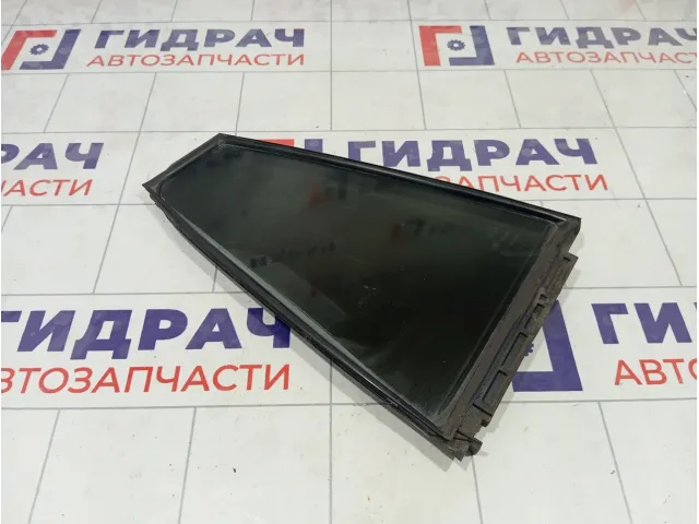 Стекло двери задней левой Toyota Corolla Verso 681240F010