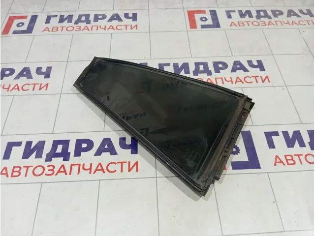 Стекло двери задней правой Toyota Corolla Verso 681230F010