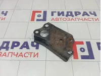 Кронштейн балки передний правый Toyota Corolla Verso 5225502010