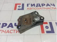 Кронштейн балки передний левый Toyota Corolla Verso 5225602010
