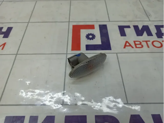 Повторитель на крыло Toyota Corolla Verso 8173002080