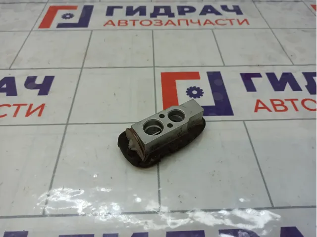 Клапан кондиционера Toyota Corolla Verso 8851502520