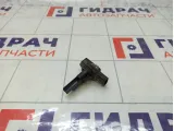 Расходомер воздуха Toyota Corolla Verso 2220437010
