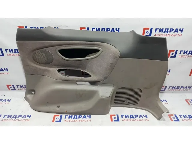 Обшивка багажника правая Toyota Estima 2 64743-28010. Царапины.