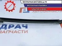 Направляющая стекла двери задней левой Toyota Estima 2 67408-28040.