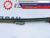 Направляющая стекла двери передней правой Toyota Estima 2 67403-28060.