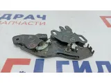 Замок двери задней правой Toyota Estima 2 69050-28010.