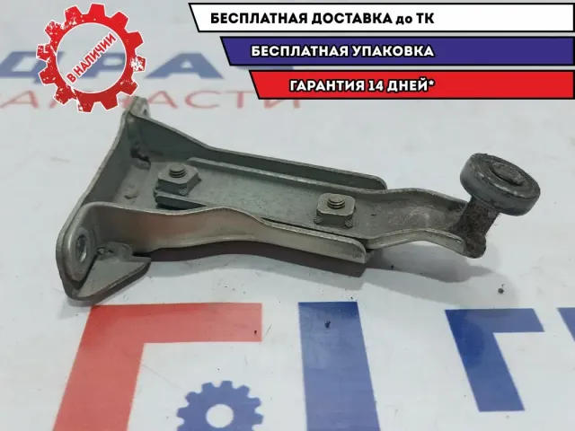 Ролик сдвижной двери задней правой Toyota Estima 2 68301-28020. Верхний.