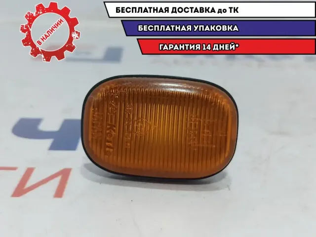 Повторитель в крыло Toyota Estima 2.