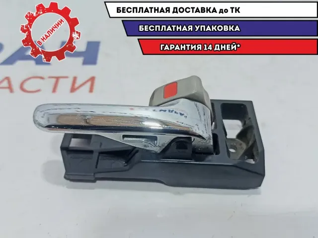 Ручка двери внутренняя передняя правая Toyota Estima 2 69205-28090.