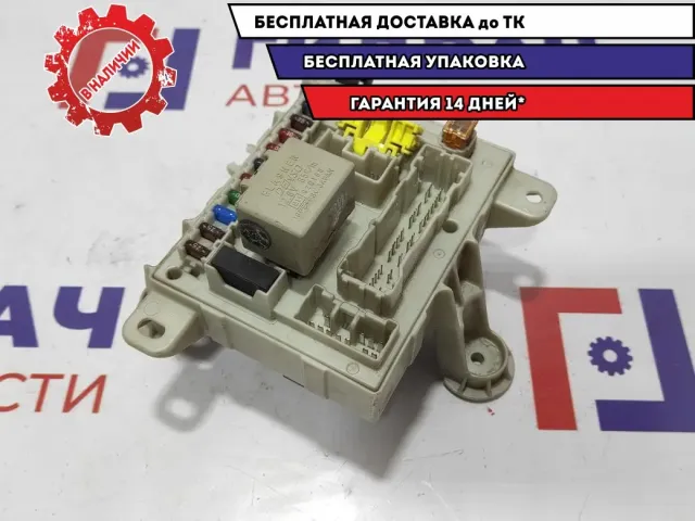 Блок предохранителей Toyota Estima 2 82731-28010.
