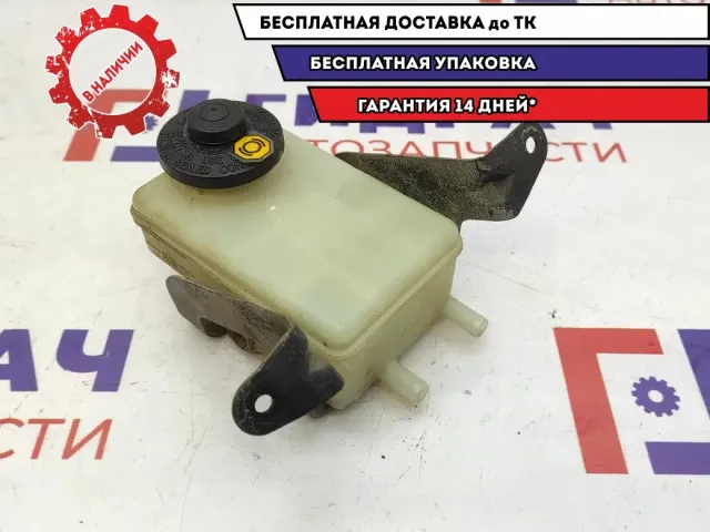 Бачок главного тормозного цилиндра Toyota Estima 2 47220-28240.