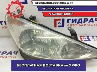 Фара правая Toyota Estima 2 81140-28560.
