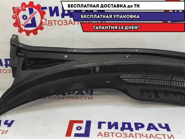 Решетка стеклоочистителя под лобовое стекло Toyota Estima 2 55709-28010. Левая часть.