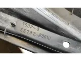 Решетка стеклоочистителя под лобовое стекло Toyota Estima 2 55709-28010. Левая часть.