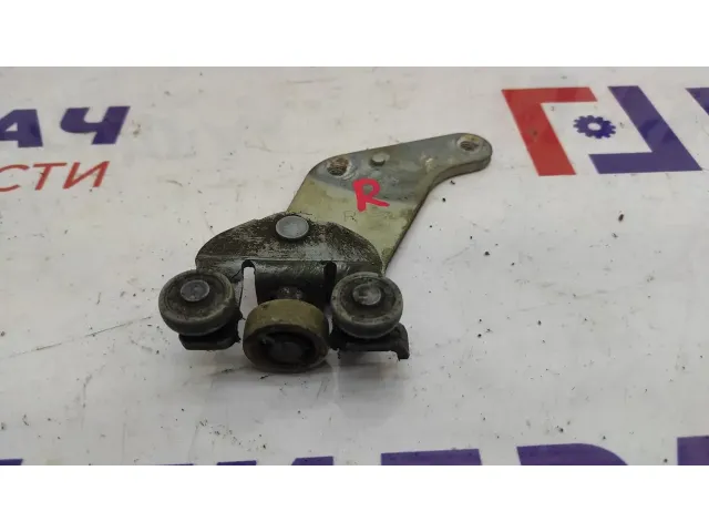 Ролик дверной Toyota Estima 2 6803928040.