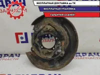 Опорный щит задний правый Toyota Estima 2 4650328030.