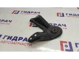 Кронштейн передней балки левый Toyota Estima 2 5102428020.