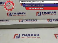 Обшивка двери багажника верхняя Toyota Estima 2 67687-28060-B0.