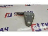 Кронштейн боковой двери задней правой Toyota Estima 2 6833528020.